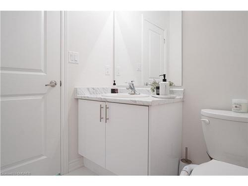 116 Durham Ave Avenue, Barrie, ON - Indoor Photo Showing Bathroom