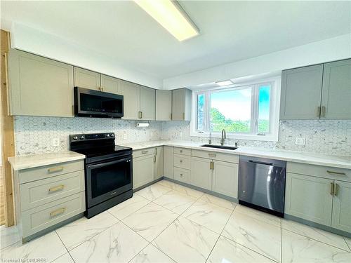 13 Amanda Street, Orangeville, ON - Indoor Photo Showing Kitchen