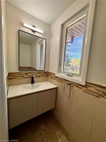 13 Amanda Street, Orangeville, ON - Indoor Photo Showing Bathroom