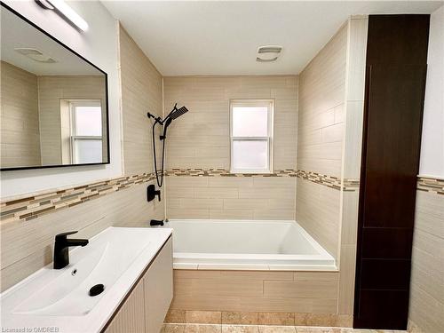 13 Amanda Street, Orangeville, ON - Indoor Photo Showing Bathroom