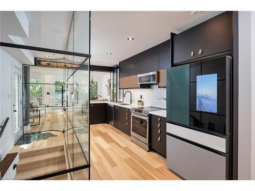 316 Salem Avenue, Toronto, ON - Indoor Photo Showing Kitchen With Upgraded Kitchen