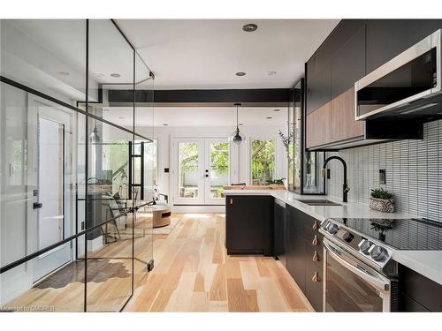 316 Salem Avenue, Toronto, ON - Indoor Photo Showing Kitchen With Upgraded Kitchen