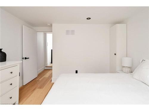 316 Salem Avenue, Toronto, ON - Indoor Photo Showing Bedroom