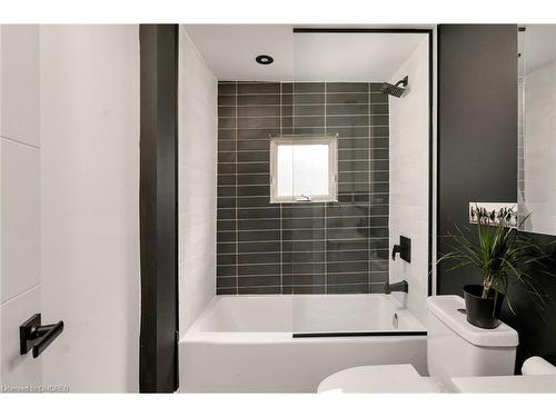 316 Salem Avenue, Toronto, ON - Indoor Photo Showing Bathroom