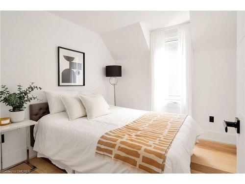 316 Salem Avenue, Toronto, ON - Indoor Photo Showing Bedroom