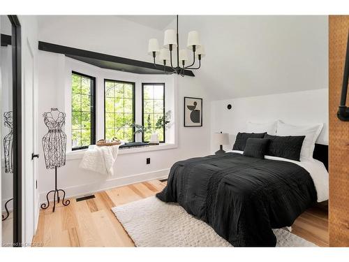 316 Salem Avenue, Toronto, ON - Indoor Photo Showing Bedroom