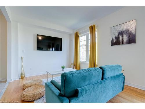 1081 Urell Way, Milton, ON - Indoor Photo Showing Living Room