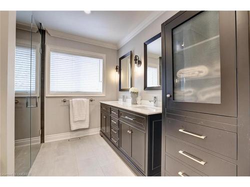 1537 Pinery Crescent, Oakville, ON - Indoor Photo Showing Bathroom