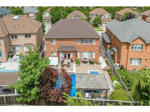 1537 Pinery Crescent, Oakville, ON - Outdoor