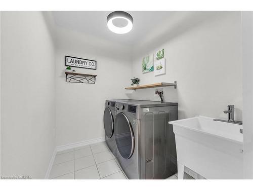 22 Ovation Drive, Thorold, ON - Indoor Photo Showing Laundry Room