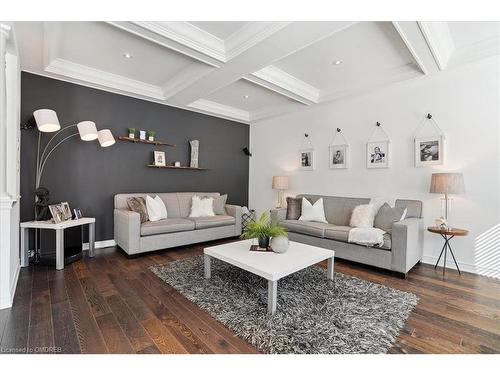 2420 Spring Meadow Way, Oakville, ON - Indoor Photo Showing Living Room