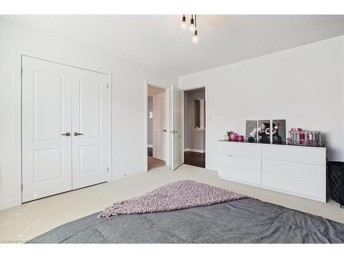 2420 Spring Meadow Way, Oakville, ON - Indoor Photo Showing Bedroom