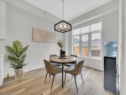 80 Arlington Parkway, Paris, ON - Indoor Photo Showing Dining Room