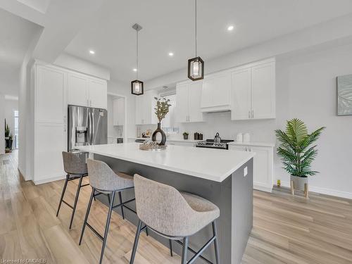 80 Arlington Parkway, Paris, ON - Indoor Photo Showing Kitchen With Upgraded Kitchen