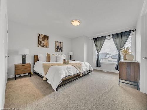 80 Arlington Parkway, Paris, ON - Indoor Photo Showing Bedroom