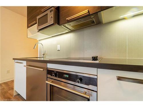 1710-36 Park Lawn Road, Toronto, ON - Indoor Photo Showing Kitchen With Stainless Steel Kitchen