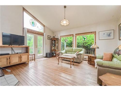 8633 30 Sideroad, Belwood, ON - Indoor Photo Showing Living Room