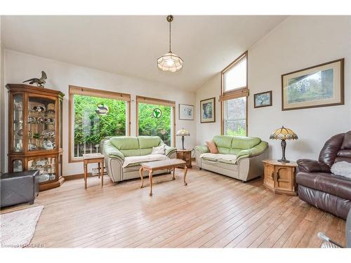 8633 30 Sideroad, Belwood, ON - Indoor Photo Showing Living Room