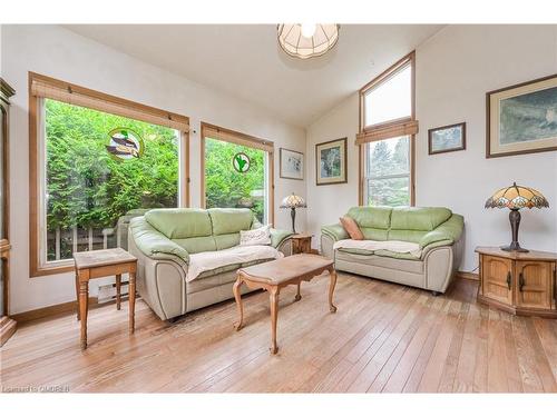 8633 30 Sideroad, Belwood, ON - Indoor Photo Showing Living Room