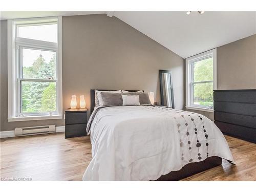 8633 30 Sideroad, Belwood, ON - Indoor Photo Showing Bedroom