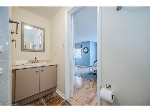 1163 Leewood Drive, Oakville, ON - Indoor Photo Showing Bathroom