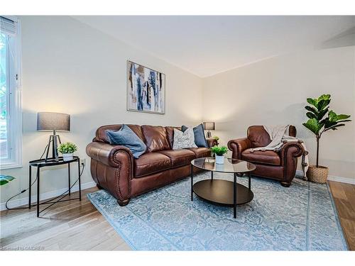 1163 Leewood Drive, Oakville, ON - Indoor Photo Showing Living Room