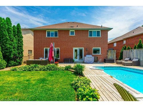 2334 Carpenters Circle, Oakville, ON - Outdoor With In Ground Pool With Exterior