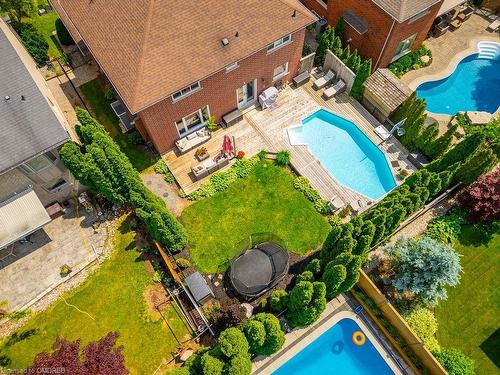 2334 Carpenters Circle, Oakville, ON - Outdoor With In Ground Pool