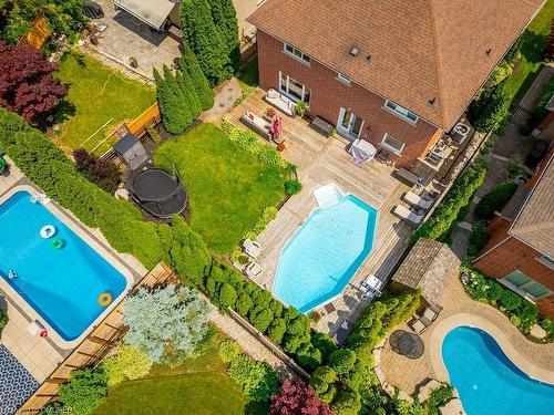 2334 Carpenters Circle, Oakville, ON - Outdoor With In Ground Pool