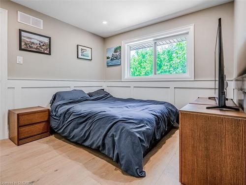 622 Braemore Road, Burlington, ON - Indoor Photo Showing Bedroom