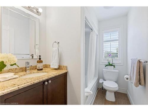 18-4115 Upper Middle Road, Burlington, ON - Indoor Photo Showing Bathroom