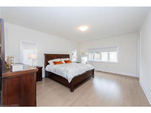 2437 Irene Crescent, Oakville, ON - Indoor Photo Showing Bedroom