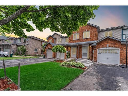 2435 Stefi Trail, Oakville, ON - Outdoor With Facade