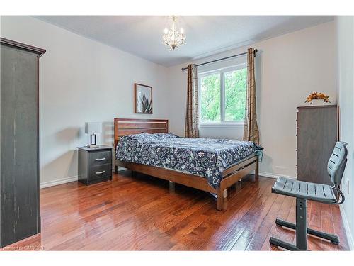 2435 Stefi Trail, Oakville, ON - Indoor Photo Showing Bedroom