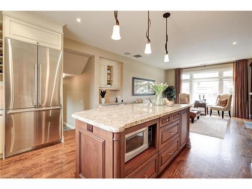 193 Trelawn Avenue, Oakville, ON - Indoor Photo Showing Kitchen With Upgraded Kitchen