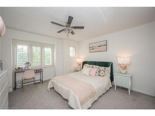 406-895 Maple Avenue, Burlington, ON - Indoor Photo Showing Bedroom
