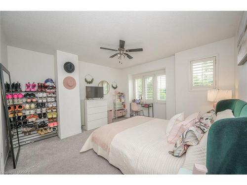 406-895 Maple Avenue, Burlington, ON - Indoor Photo Showing Bedroom