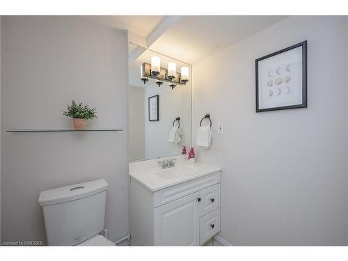 406-895 Maple Avenue, Burlington, ON - Indoor Photo Showing Bathroom