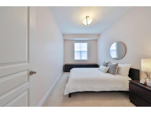 4-116 Waterside Drive, Mississauga, ON - Indoor Photo Showing Bedroom
