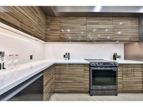 55 West 22Nd Street, Hamilton, ON - Indoor Photo Showing Kitchen