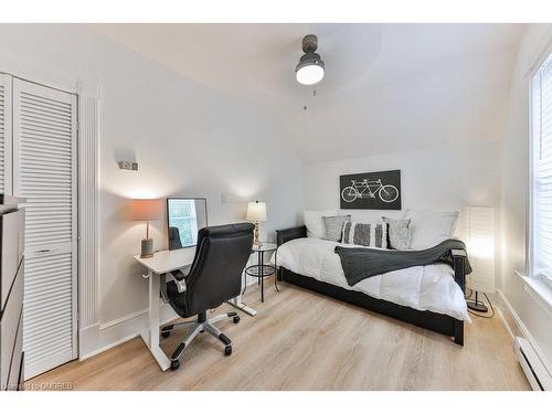 16 Park Avenue, Acton, ON - Indoor Photo Showing Bedroom