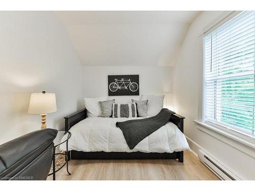 16 Park Avenue, Acton, ON - Indoor Photo Showing Bedroom