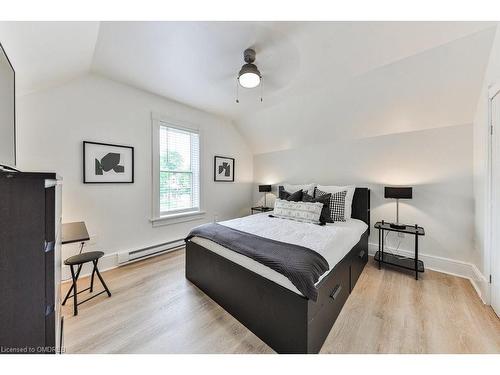 16 Park Avenue, Acton, ON - Indoor Photo Showing Bedroom