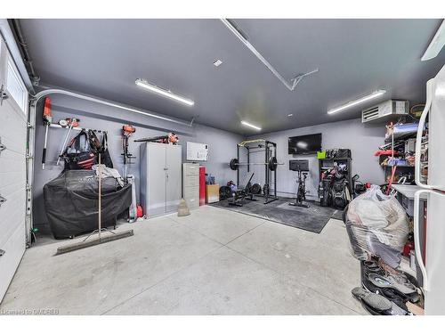 16 Park Avenue, Acton, ON - Indoor Photo Showing Garage