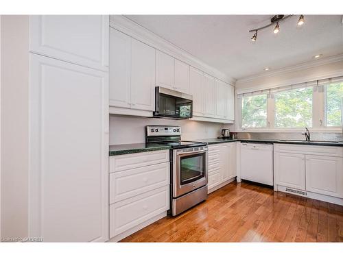 15 East Street, Oakville, ON - Indoor Photo Showing Kitchen