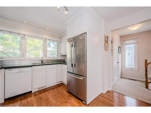 15 East Street, Oakville, ON - Indoor Photo Showing Kitchen