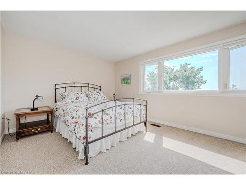 15 East Street, Oakville, ON - Indoor Photo Showing Bedroom