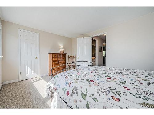 15 East Street, Oakville, ON - Indoor Photo Showing Bedroom