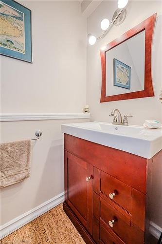 15 East Street, Oakville, ON - Indoor Photo Showing Bathroom