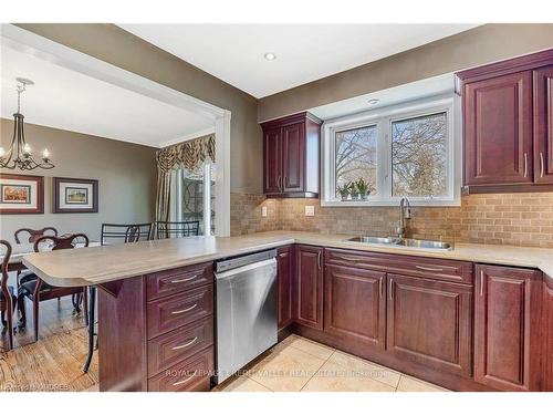 25 Caledon Crescent, Brampton, ON - Indoor Photo Showing Kitchen With Double Sink